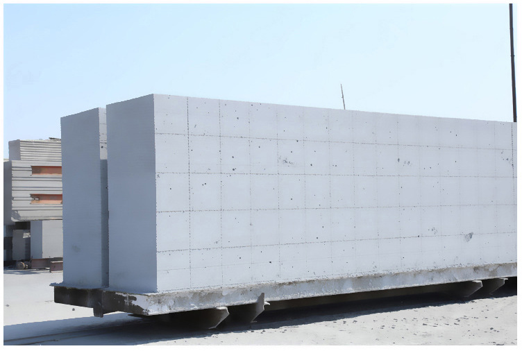 青山加气块 加气砌块 轻质砖气孔结构及其影响因素